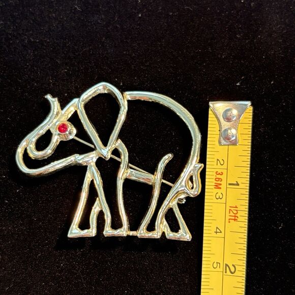 Vintage Sears Elephant Outline Brooch Gold Tone Red Eye Modernist Pin 1980s - Picture 7 of 9